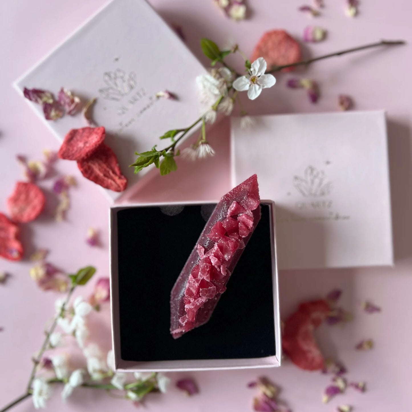 Edible crystal with the cherry